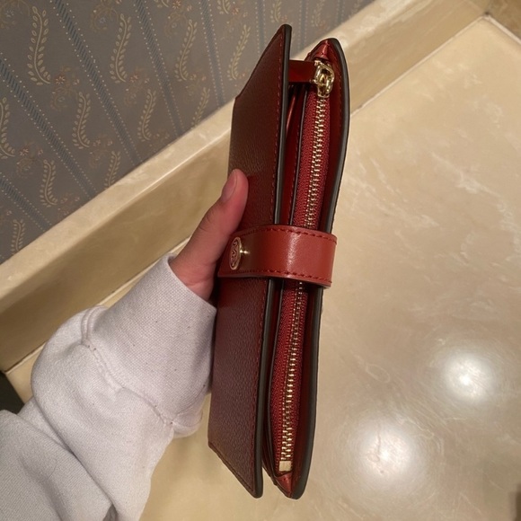 Michael Kors Wallet - Picture 12 of 13